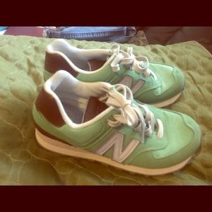 New Balance snickers